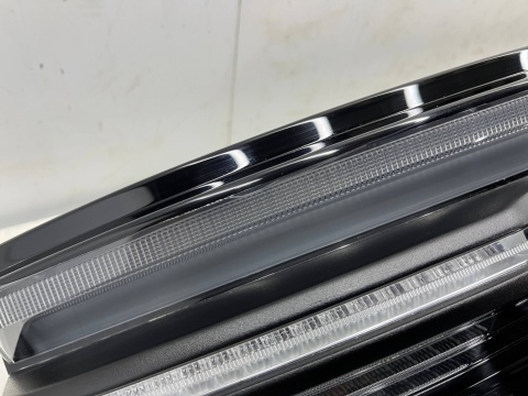 Lampa Porsche Macan II 95c 24r.- tylne światło w klape bagaznika blenda LED 95c945070bc