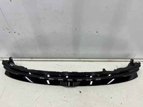 Lampa Porsche Macan II 95c 24r.- tylne światło w klape bagaznika blenda LED 95c945070bc