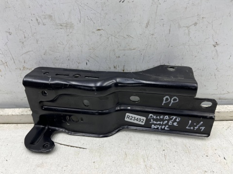 Pas przedni Citroen Jumper Ducato Boxer LIFT 14r.- Movano C Toyota Proace Max 22r.- prawe wzmocnienie górne mocowanie reflektora