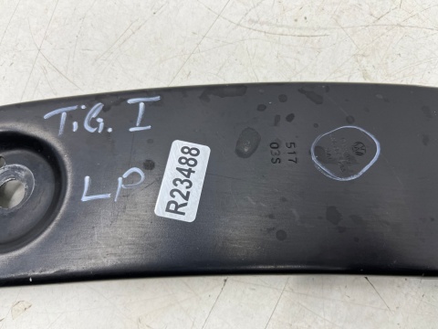 Pas przedni VW Tiguan I 5n0 07-16r. lewe przednie górne mocowanie okular reflektora łącznik pasa wspornik zaczep lewy przód