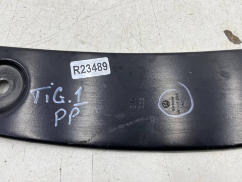 Pas przedni VW Tiguan I 5n0 07-16r. prawe przednie górne mocowanie okular reflektora łącznik pasa wspornik zaczep prawy przód