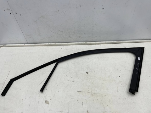 Uszczelka Citroen C4 I HB 5Drzwi 04-10r. zewnętrzna guma ramki szyby prawych przednich drzwi prawy przód NIEUSZKODZONA