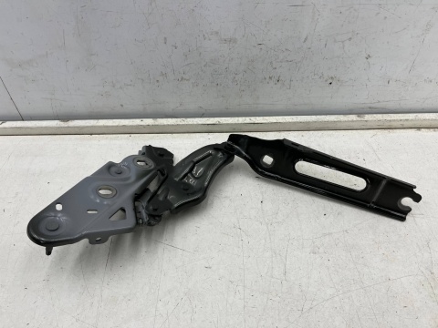 Zawias maski Porsche Macan II 95c 24r.- LEWY zawias pokrywy silnika lewy NIEUSZKODZONY 95c823301