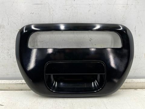 Klamka Mitsubishi L200 KA KB 05-15r. przycisk otwierania klapy burty bagażnika 6730a009