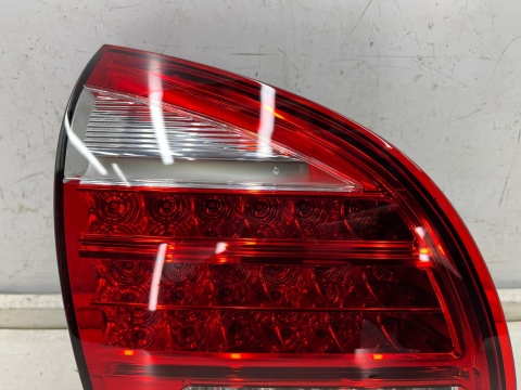 Lampa Porsche Cayenne II 7p 92a 10-14r. NOWA lewa tylna w klapę bagażnika LED oryginalna EU lewy tył 958945093