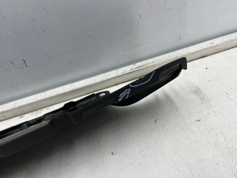 Osłona chłodnicy Macan I 95b 14r.- DOLNA kierownica powietrza pasa przedniego wlot zderzaka dolny 95b805187