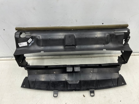 Osłona chłodnicy Macan I 95b 14r.- kierownica powietrza pasa przedniego ramka mocowanie wlot 95b121707g 95b121707y