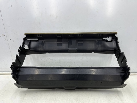 Osłona chłodnicy Macan I 95b 14r.- kierownica powietrza pasa przedniego ramka mocowanie wlot 95b121707g 95b121707y