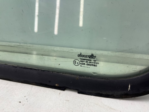 Szyba tylna Citroen Jumper I Ducato II Boxer I 94-06r. DOKA dubel kabina tylna szyba grodziowa razem z uszczelką