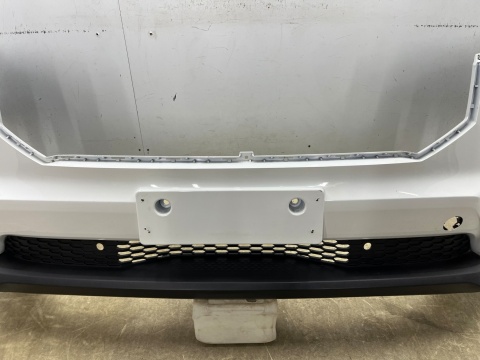 Zderzak przedni Maxus LDV Deliver 9 V90 19r.- przód 4XPDC