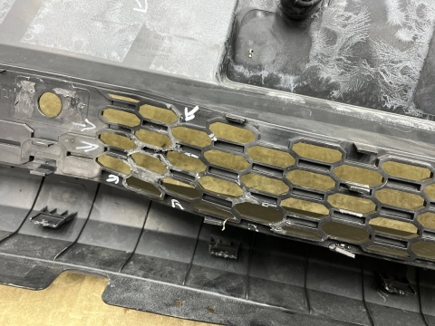 Zderzak przedni Maxus LDV Deliver 9 V90 19r.- przód 4XPDC