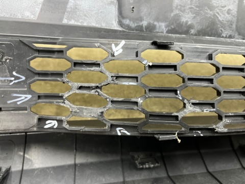 Zderzak przedni Maxus LDV Deliver 9 V90 19r.- przód 4XPDC