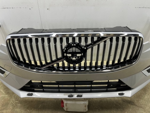 Zderzak przedni Volvo XC60 2 II 17-21r. Przedlift przód spryski 31425160