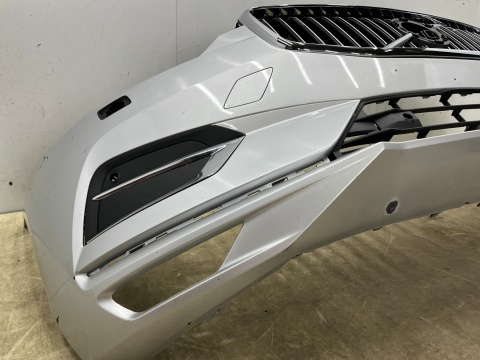 Zderzak przedni Volvo XC60 2 II 17-21r. Przedlift przód spryski 31425160