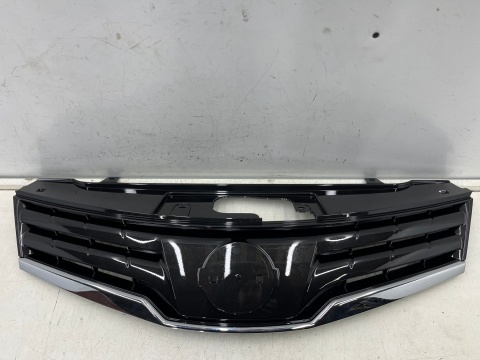 Atrapa Nissan Note E11 1 I 09-13r. Lift grill przednia maskownica zderzaka znaczek nowa oryginalna 62310BH00H