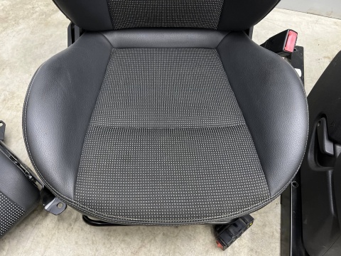 Fotele Opel Zafira B 05-14r. pół skóra EUROPA komplet 3 rzędy