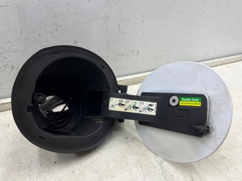 Klapka wlewu paliwa Ford C-Max MK2 CMax Mk2 12-19r. kod koloru 5A z uszczelką am51-r27936-ah