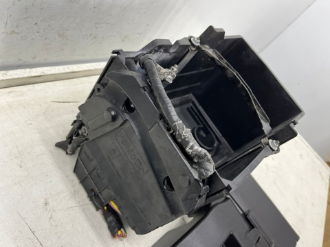 Podstawa akumulatora Ford C-Max MK2 Focus MK3 Kuga MK2 12-19r. mocowanie obudowa pokrywa obejma akumulatora