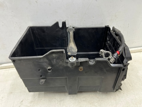 Podstawa akumulatora Ford C-Max MK2 Focus MK3 Kuga MK2 12-19r. mocowanie obudowa pokrywa obejma akumulatora