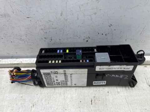 Skrzynka bezpieczników Ford C-Max MK2 12-19r. moduł av6t-9a340-aaa dm5t-14014-jea