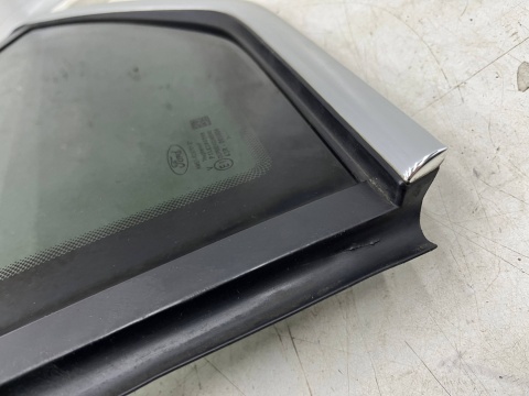 Szyba boczna Ford C-Max MK2 CMax Mk2 12-19r. lewy tylny trójkąt karoseryjna oryginalna chrom lewy tył