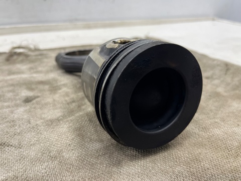 Tłok korbowód Citroen Peugeot Ford Mazda Volvo 1.6 TDCi 1.6 HDi 95km T3DB diesel