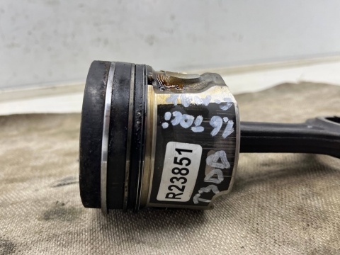 Tłok korbowód Citroen Peugeot Ford Mazda Volvo 1.6 TDCi 1.6 HDi 95km T3DB diesel