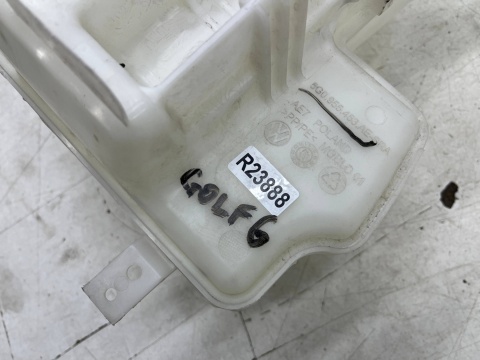 Zbiorniczek spryskiwaczy VW Golf 6 VI 7 VII + Sportsvan 08-20r. zbiornik na płyn do szyby BEZ pompki 5g0955453ae