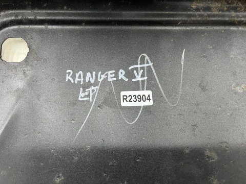 Zderzak tylny Ford Ranger V Mk3 11-22r. narożnik lewy nakładka lewa zderzaka PDC AB3917K825C