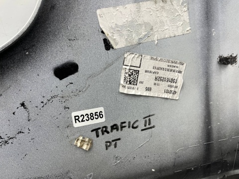 Zderzak tylny Renault Trafic III Vivaro B Primastar II Talento Express 14r.- narożnik nakładka prawa zderzaka PDC 850162827R