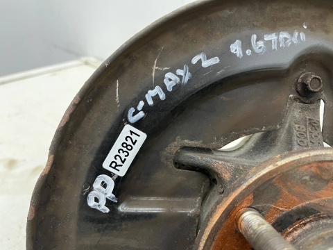 Zwrotnica Ford C-max MK2 Focus MK3 12-19r. 1.6 2.0 TDCi DIESEL piasta prawa przednia prawy przód av613k170