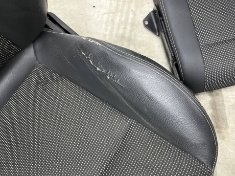 Fotele Opel Zafira B 05-14r. pół skóra EUROPA komplet 3 rzędy