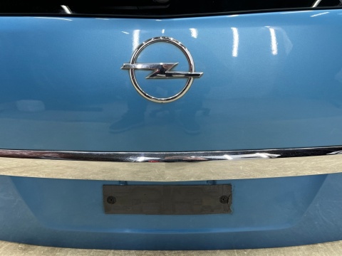 Klapa bagażnika Opel Zafira B 05-14r. tylna Z20N