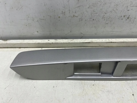 Listwa Mazda 2 I DY 02-07r. blenda nakładka dolna klapy bagażnika