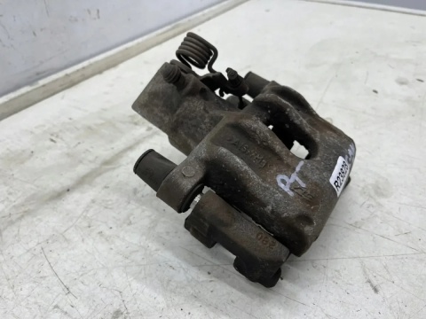 Zacisk hamulcowy Ford C-max MK2 Focus MK3 Kuga Volvo 12r.- PRAWY tylny