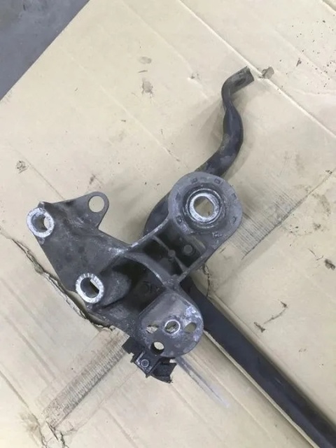 Drążek stabilizatora VW PASSAT B5 Audi A6 C5 przedni stabilizator