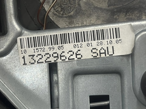 Kierownica Opel Zafira B 05-14r multifunkcyjna skórzana 13229626