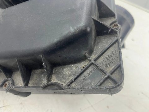 Obudowa filtra powietrza Opel Zafira B 05-14r. 1.9 CDTI 55557127