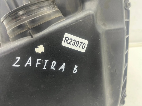 Obudowa filtra powietrza Opel Zafira B 05-14r. 1.9 CDTI 55557127