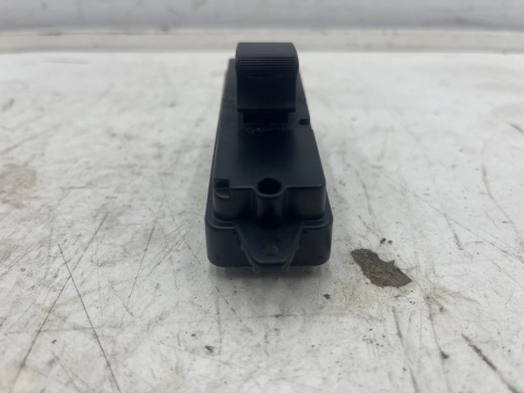 Przełącznik Mazda 6 II GH 07-12r. prawy przód panel sterowania podnoszenia szyb GS1D66370