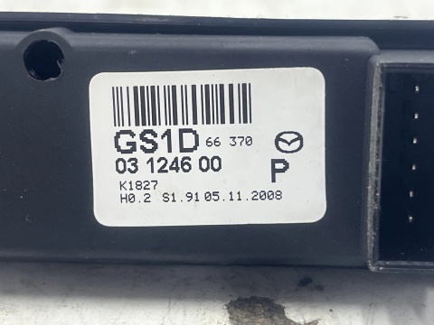 Przełącznik Mazda 6 II GH 07-12r. prawy przód panel sterowania podnoszenia szyb GS1D66370