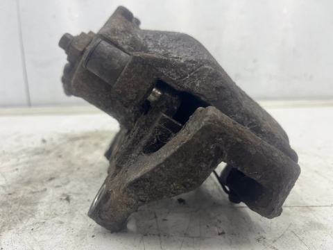 Zacisk hamulcowy Opel Zafira B 05-14r. Jarzmo Lewy przedni