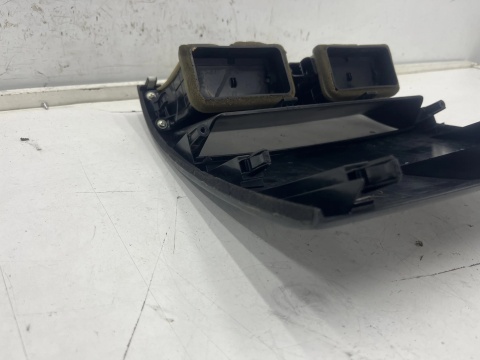 Kratka nawiewu Mazda 6 II GH 07-12r. środkowa nadmuchu wnętrza przycisk świateł awaryjnych gsidgm946