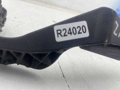 Pedał gazu Opel Zafira B 05-14r. Europa Potencjometr 9202342