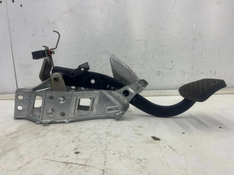 Pedał hamulca Opel Zafira B 05-14r. Europa 24463407 z czujnikiem hamowania