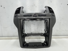 Ramka radia Opel Zafira B 05-14r. Kratki nawiewu panel przycisk awaryjnego 13162552