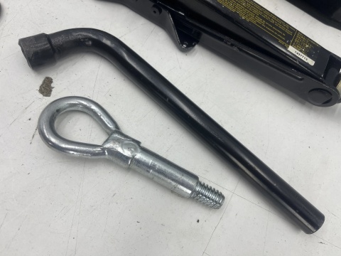 Zestaw narzędzi Zafira B Astra H Vectra C 02-14r. winda klucz hak 13162852 9175184