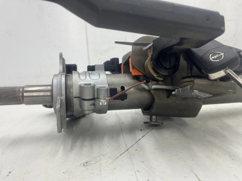 Kolumna kierownicza Opel Zafira B 05-14r. 13182345 1.9CDTI dwa kluczyki EU