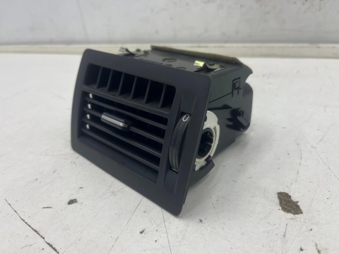 Kratka nawiewu Opel Zafira B 05-14r. prawa pasażera boczna nadmuchu deski