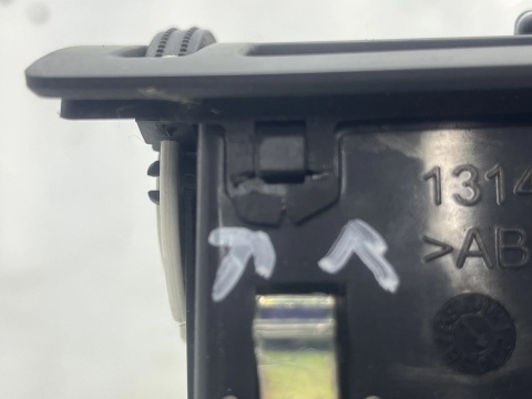 Kratka nawiewu Opel Zafira B 05-14r. prawa pasażera boczna nadmuchu deski